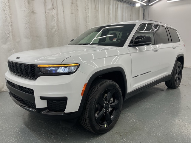 2025 Jeep Grand Cherokee Altitude X photo 4