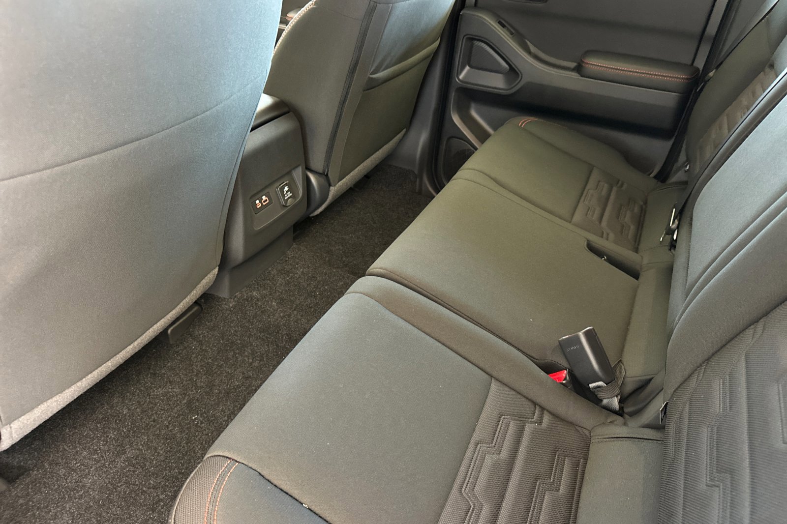 2025 Nissan Frontier Crew Cab PRO-4X photo 12