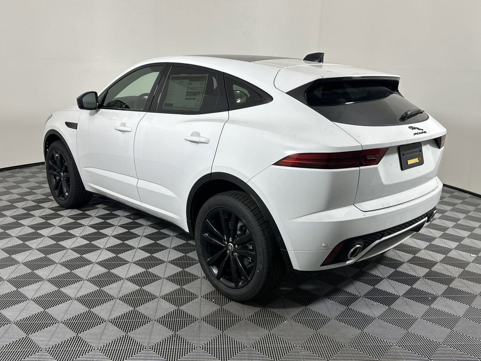 2024 Jaguar E-PACE P250 R-Dynamic SE photo 3