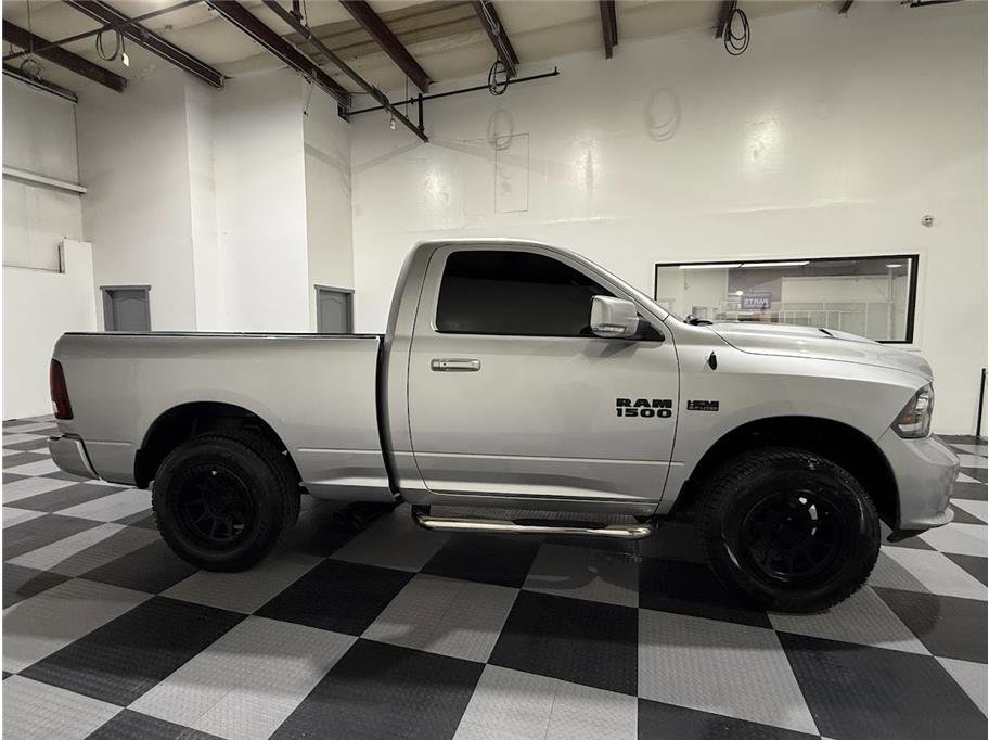 2017 Ram 1500 Sport photo 4