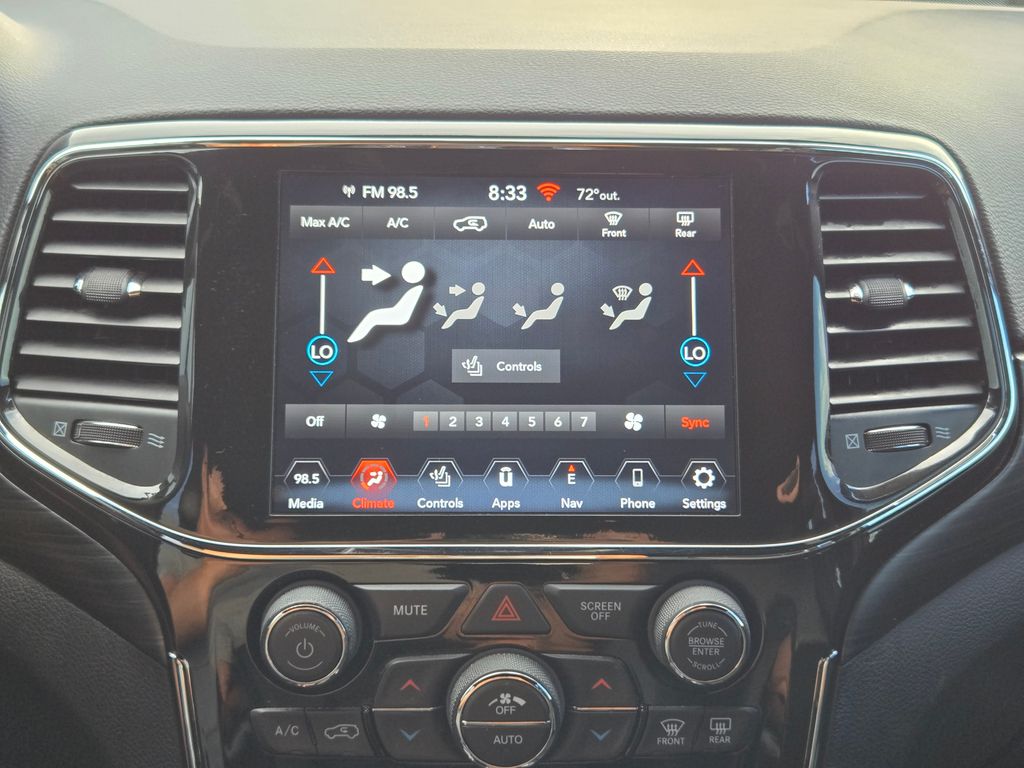 2022 Jeep Cherokee Laredo X photo 17