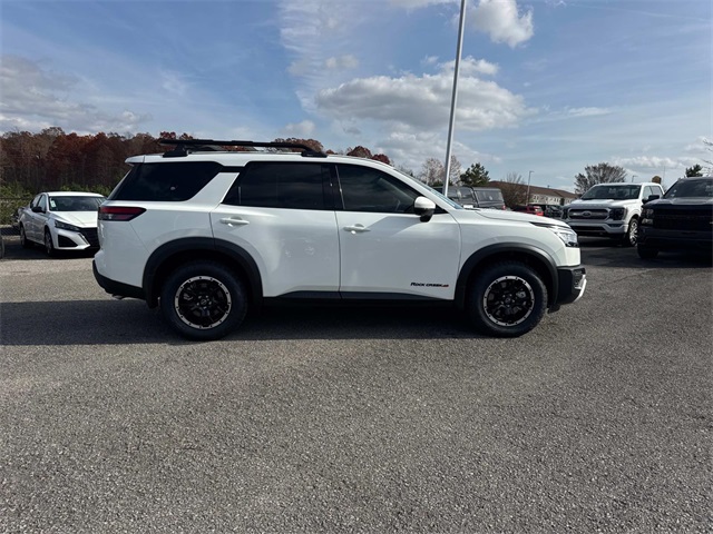 2025 Nissan Pathfinder Rock Creek photo 3
