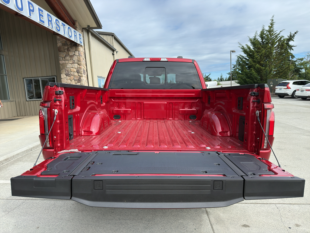 2025 Ford F-150 Lariat photo 6