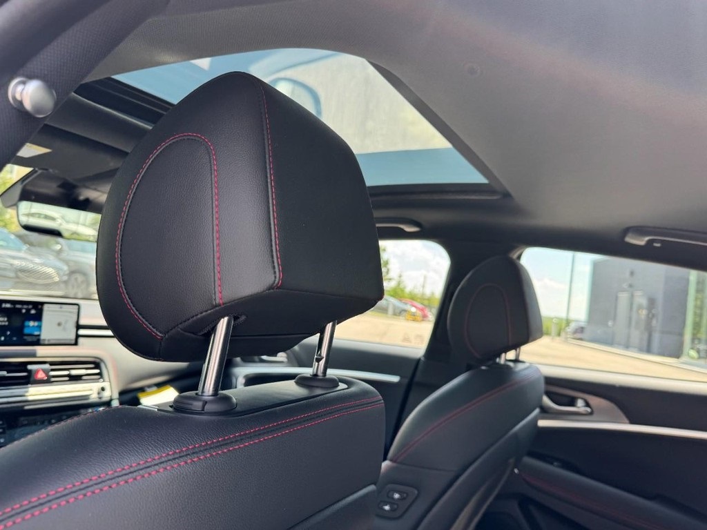 2025 Genesis G70 2.5T Sport Prestige photo 11