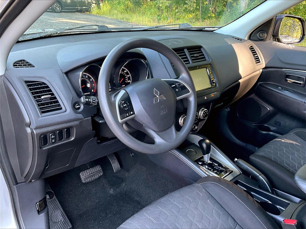2022 Mitsubishi Outlander Sport ES photo 3