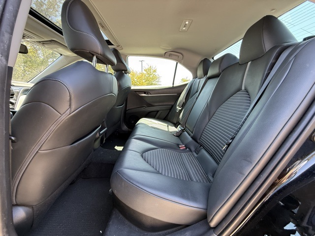 2021 Toyota Camry Hybrid SE photo 12