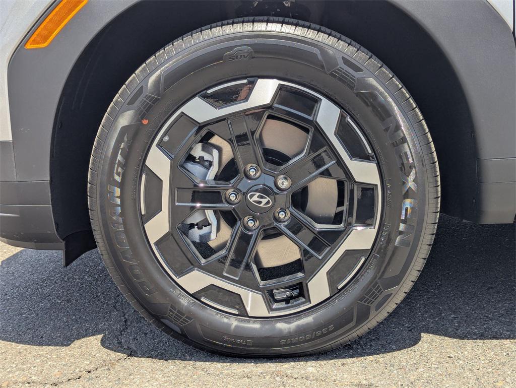 2025 Hyundai Santa Fe SEL photo 12