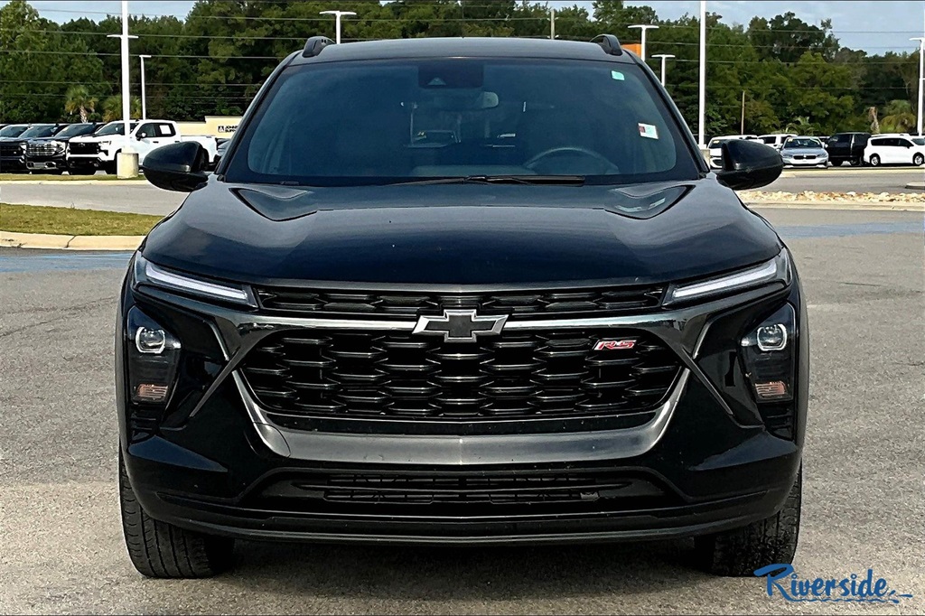 2024 Chevrolet Trax photo 2