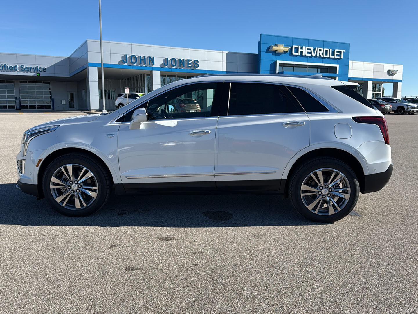 2026 Cadillac XT5 Premium Luxury photo 2