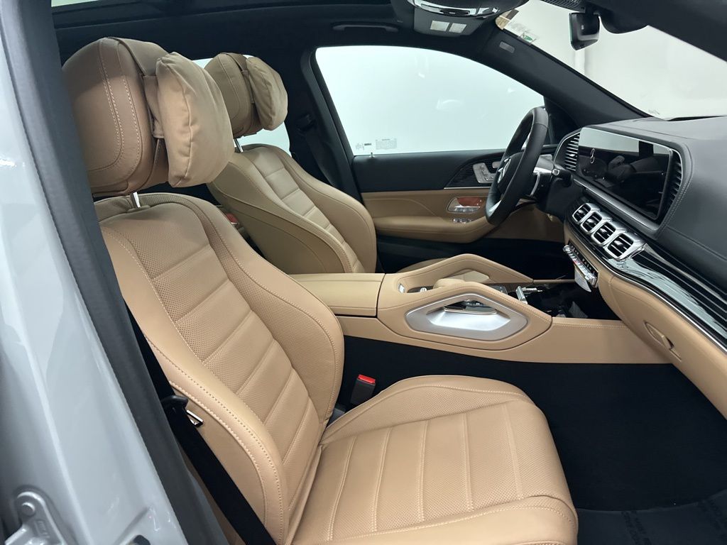 2026 Mercedes Benz GLS 580 4MATIC photo 26