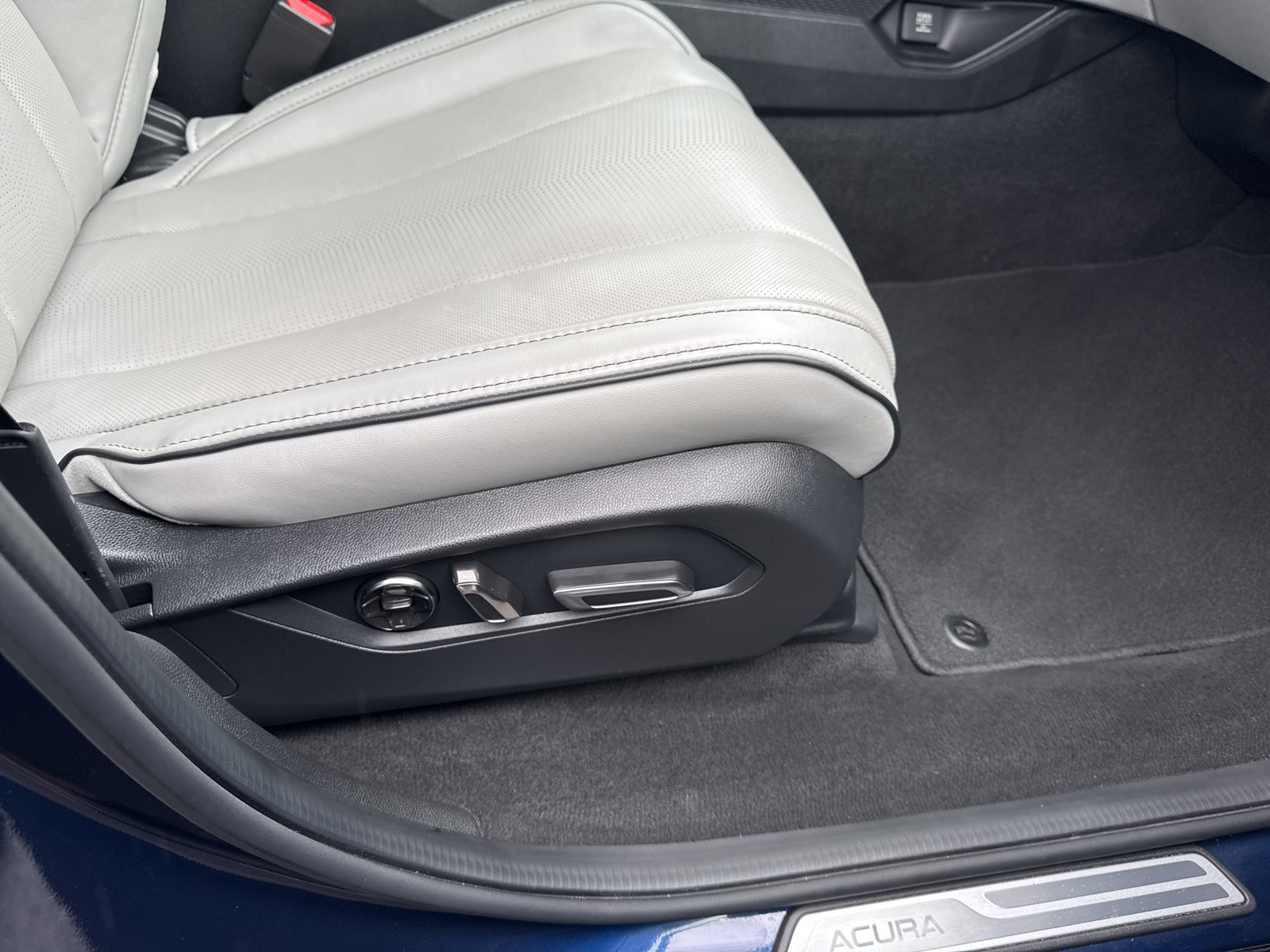 2023 Acura MDX Advance SH-AWD photo 38
