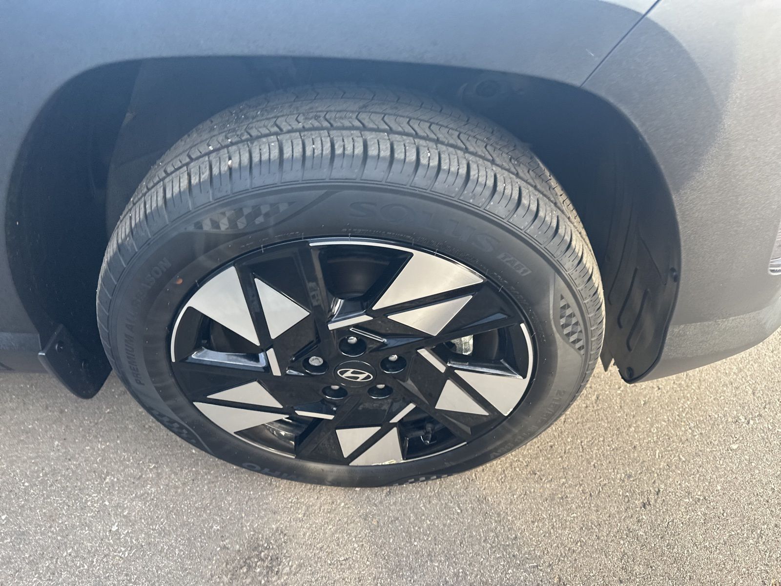 2025 Hyundai Kona SEL photo 4