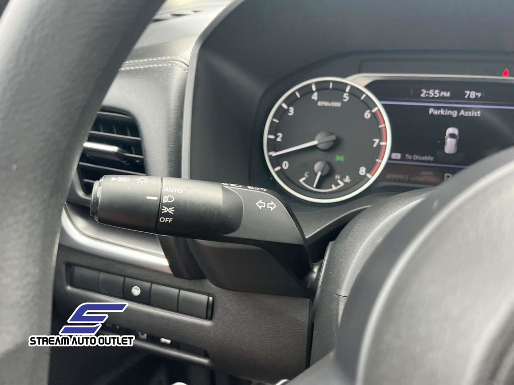 2024 Nissan Rogue SV photo 17