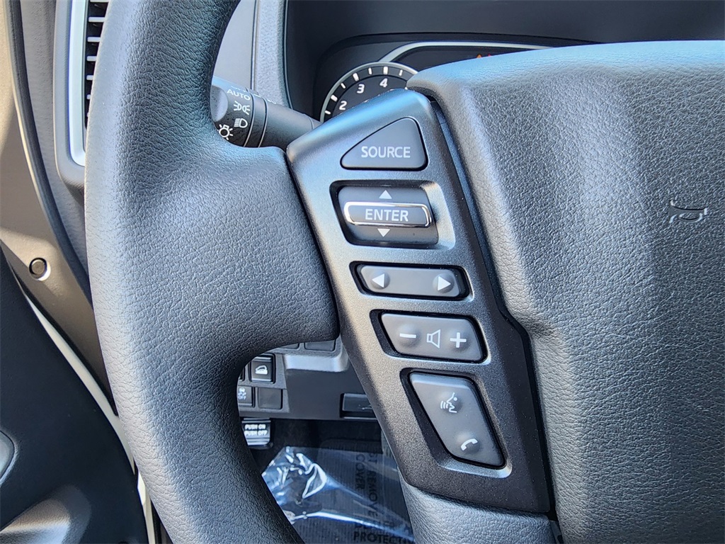 2024 Nissan Frontier SV photo 17