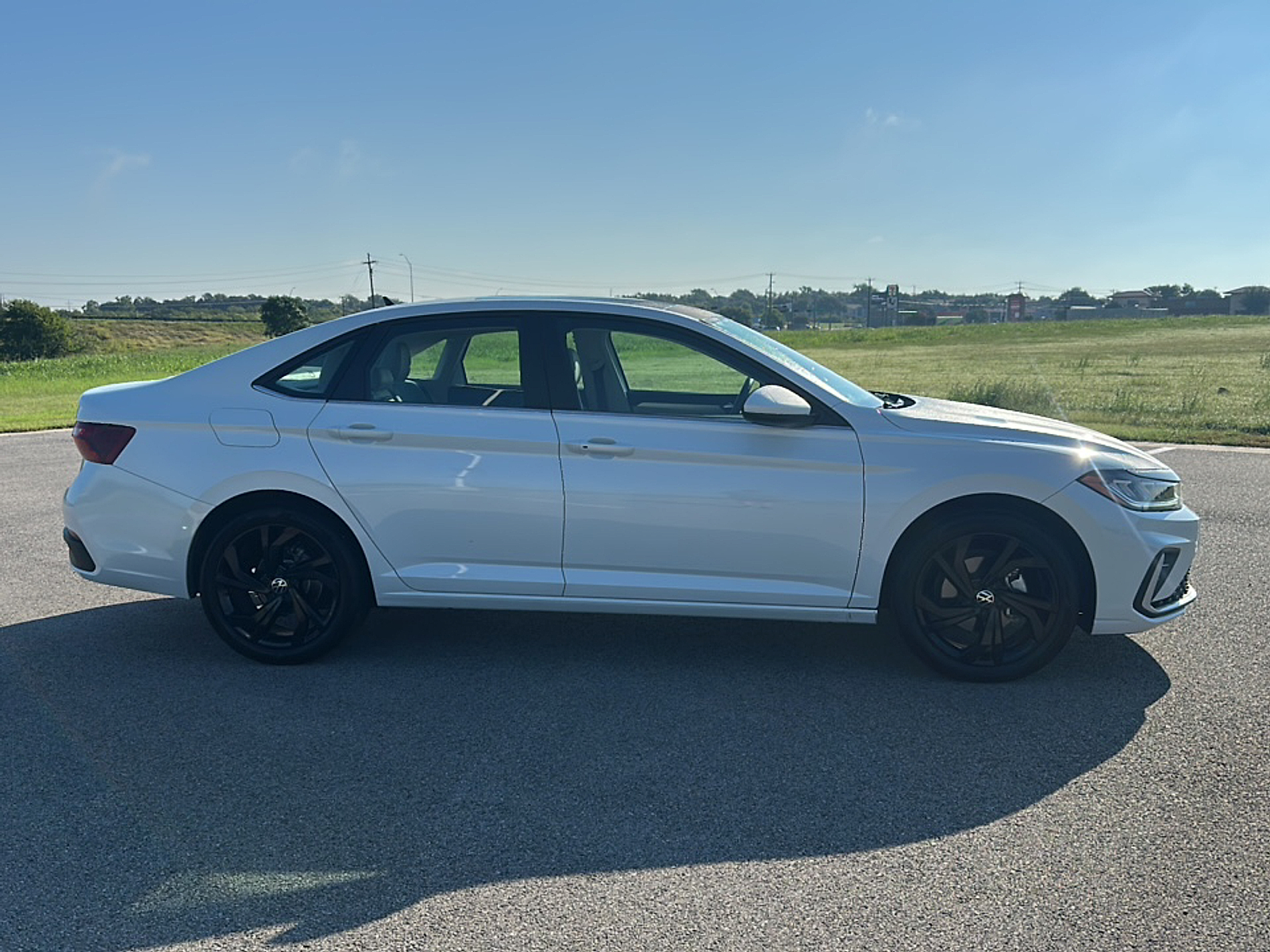 2025 Volkswagen Jetta 1.5T SE photo 4