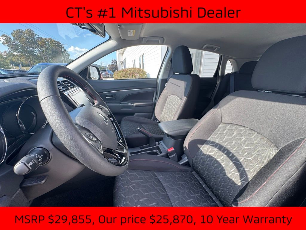 2025 Mitsubishi Outlander Sport LE photo 8