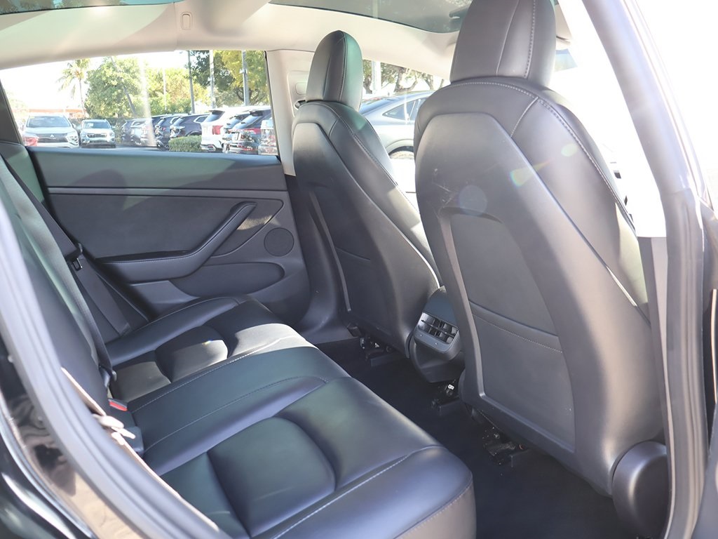 2022 Tesla Model 3 photo 32