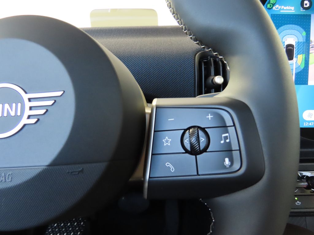 2025 Mini Cooper 2 Door Hardtop Signature photo 13