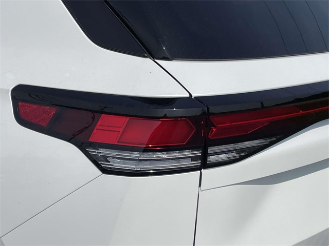 2025 Volkswagen Tiguan SE R-Line Black photo 9