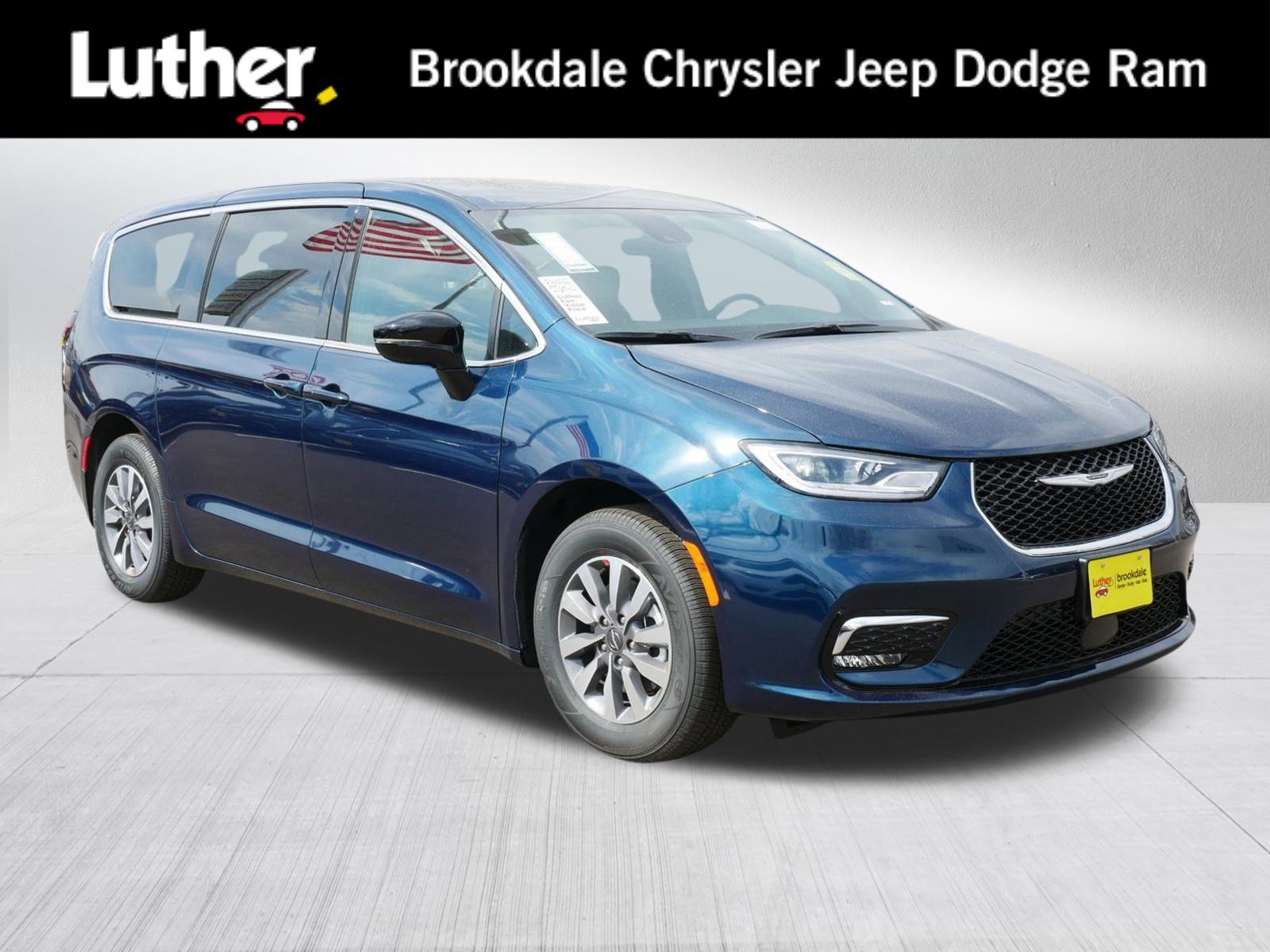 NEW 2025 CHRYSLER PACIFICA PLUG-IN HYBRID SELECT