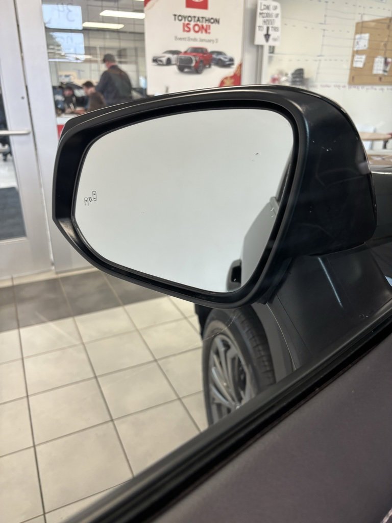 2023 Toyota RAV4 Hybrid Limited photo 6