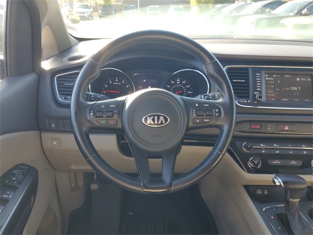 2017 Kia Sedona LX photo 7