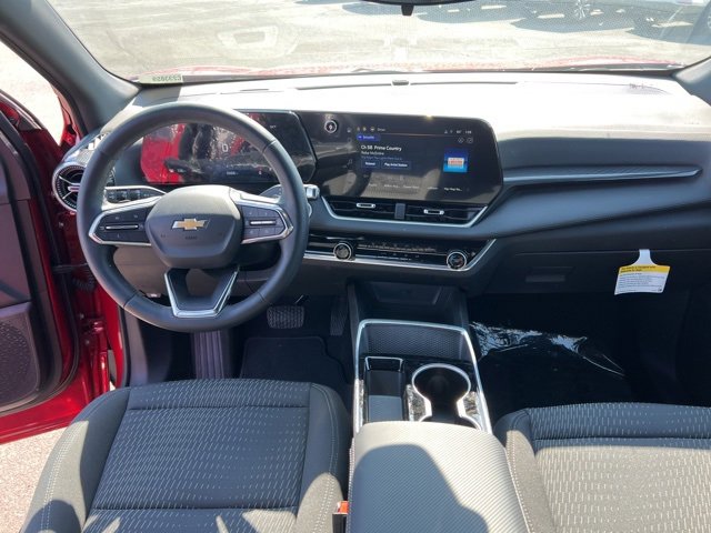 2025 Chevrolet Equinox LT photo 3