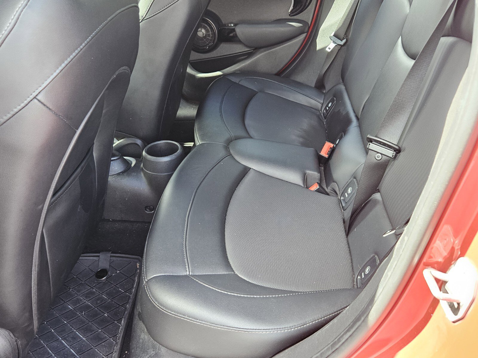 2017 Mini Cooper 4 Door Hardtop S photo 4