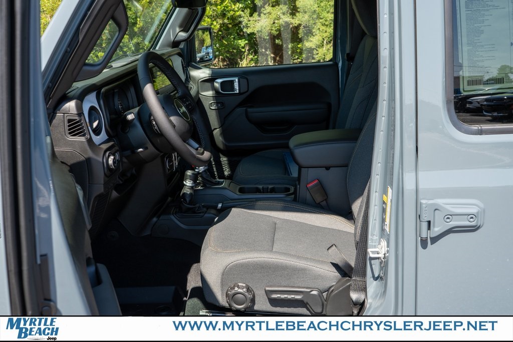 2025 Jeep Gladiator Sport S photo 16
