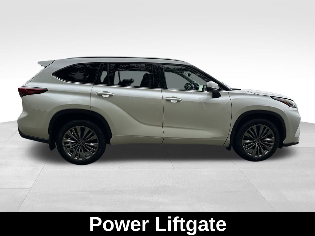 2020 Toyota Highlander Platinum photo 7