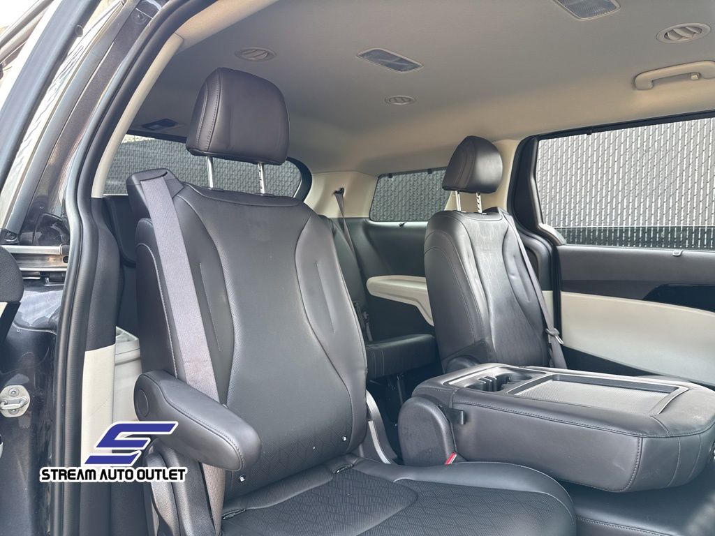 2024 Kia Carnival SX photo 19