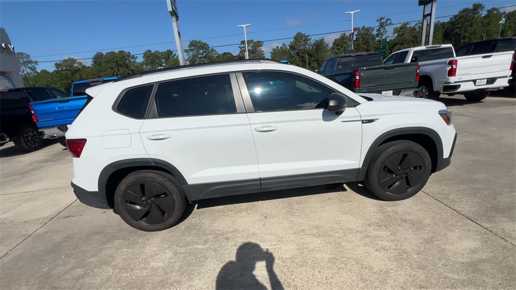 2024 Volkswagen Taos S photo 6