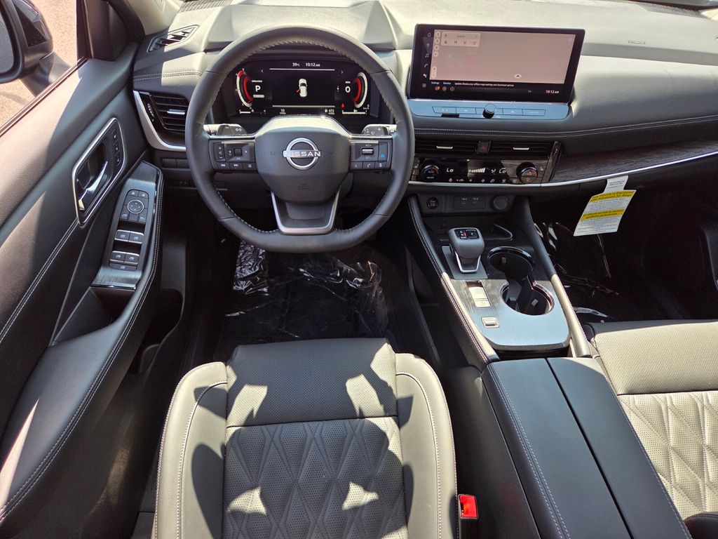 2025 Nissan Rogue Platinum photo 9