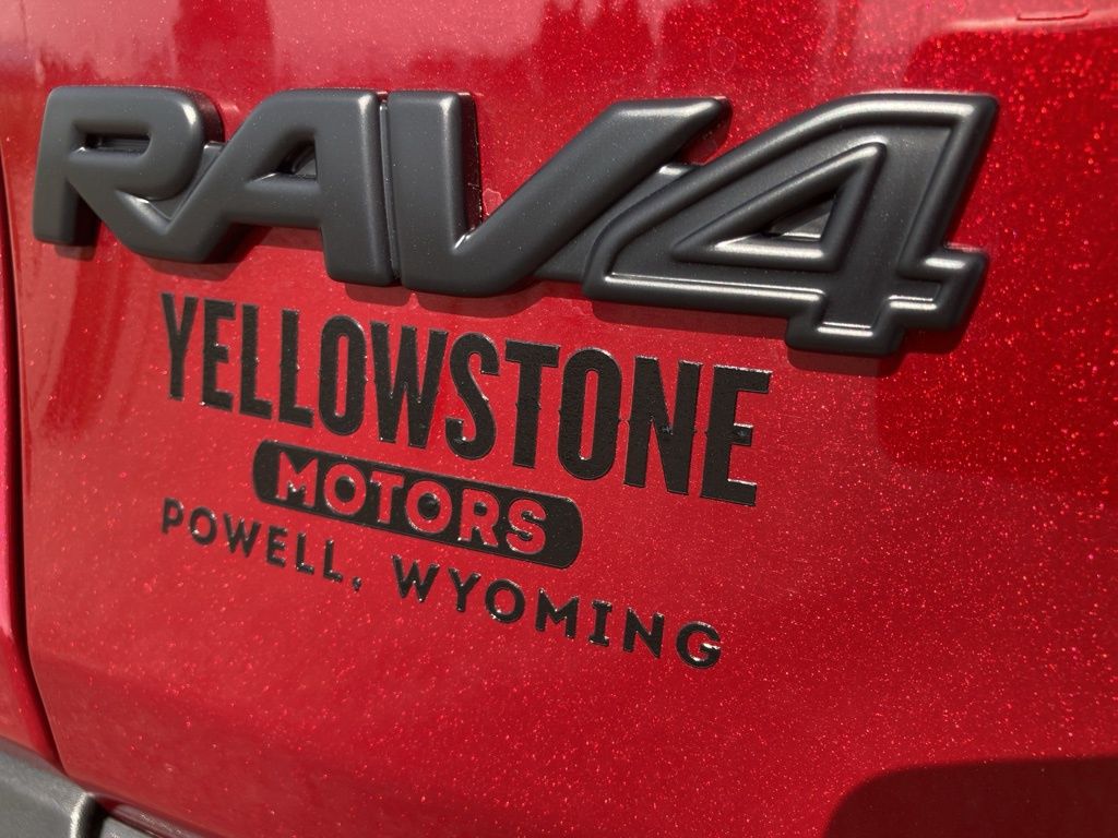 2025 Toyota RAV4 XLE photo 34