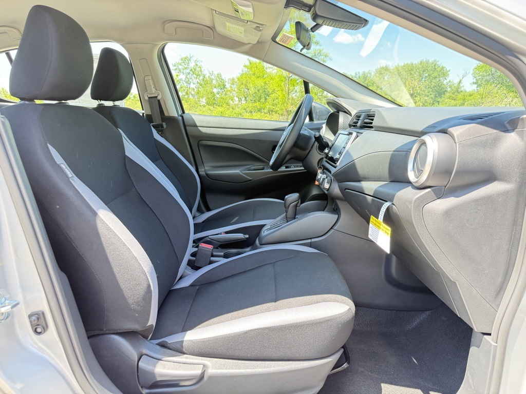 2025 Nissan Versa S photo 31