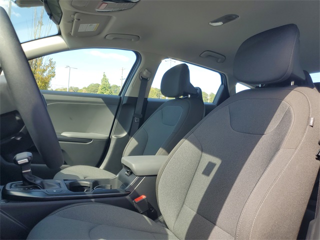 2025 Kia K4 LXS photo 12