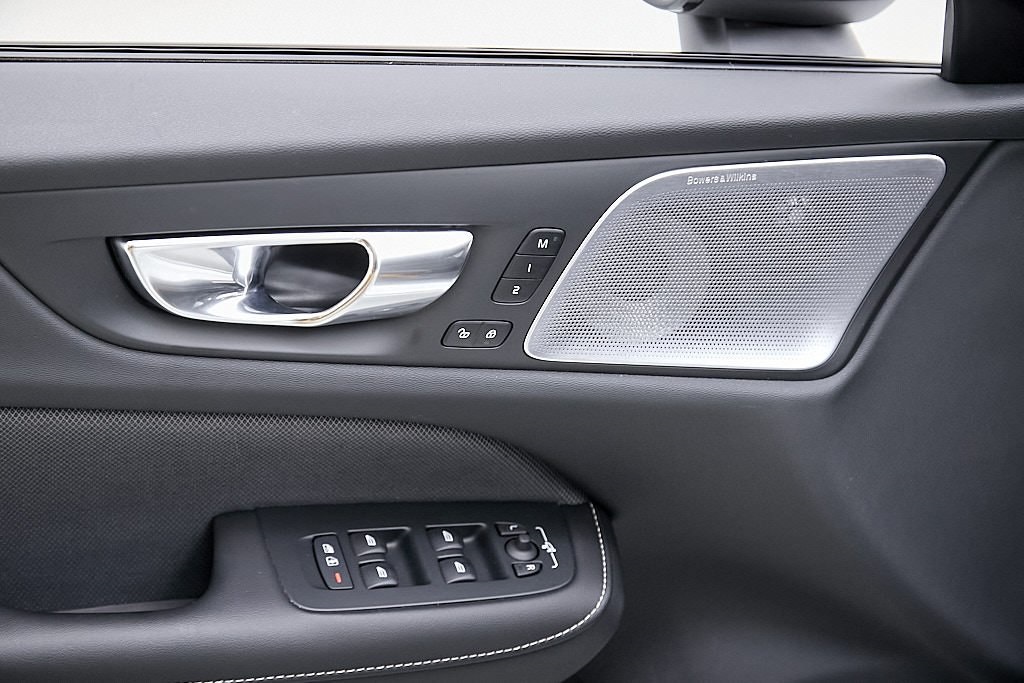 2023 VOLVO S60 - Image 13