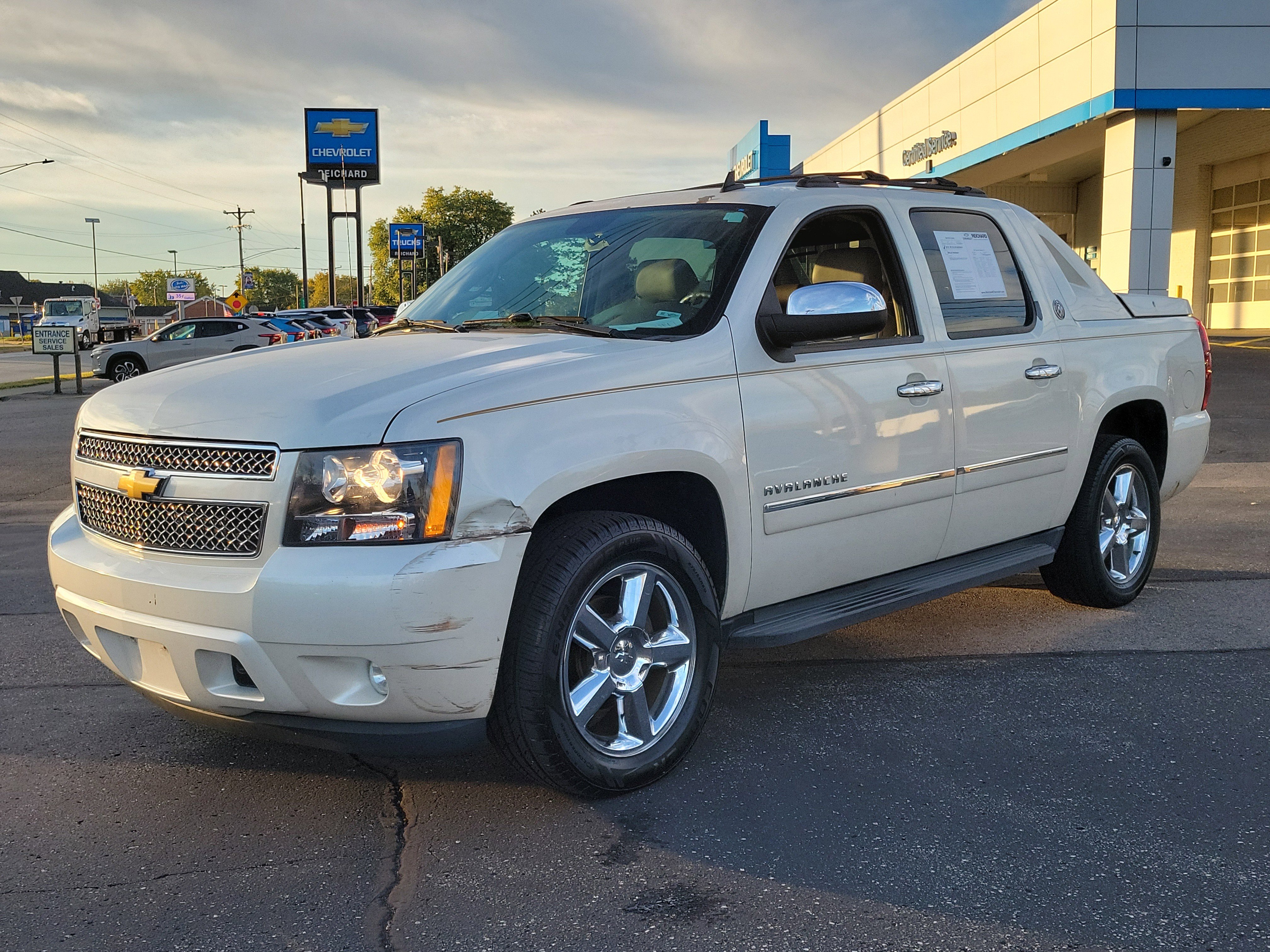 Used 2013 Chevrolet Avalanche LTZ with VIN 3GNTKGE78DG175806 for sale in Brookville, OH