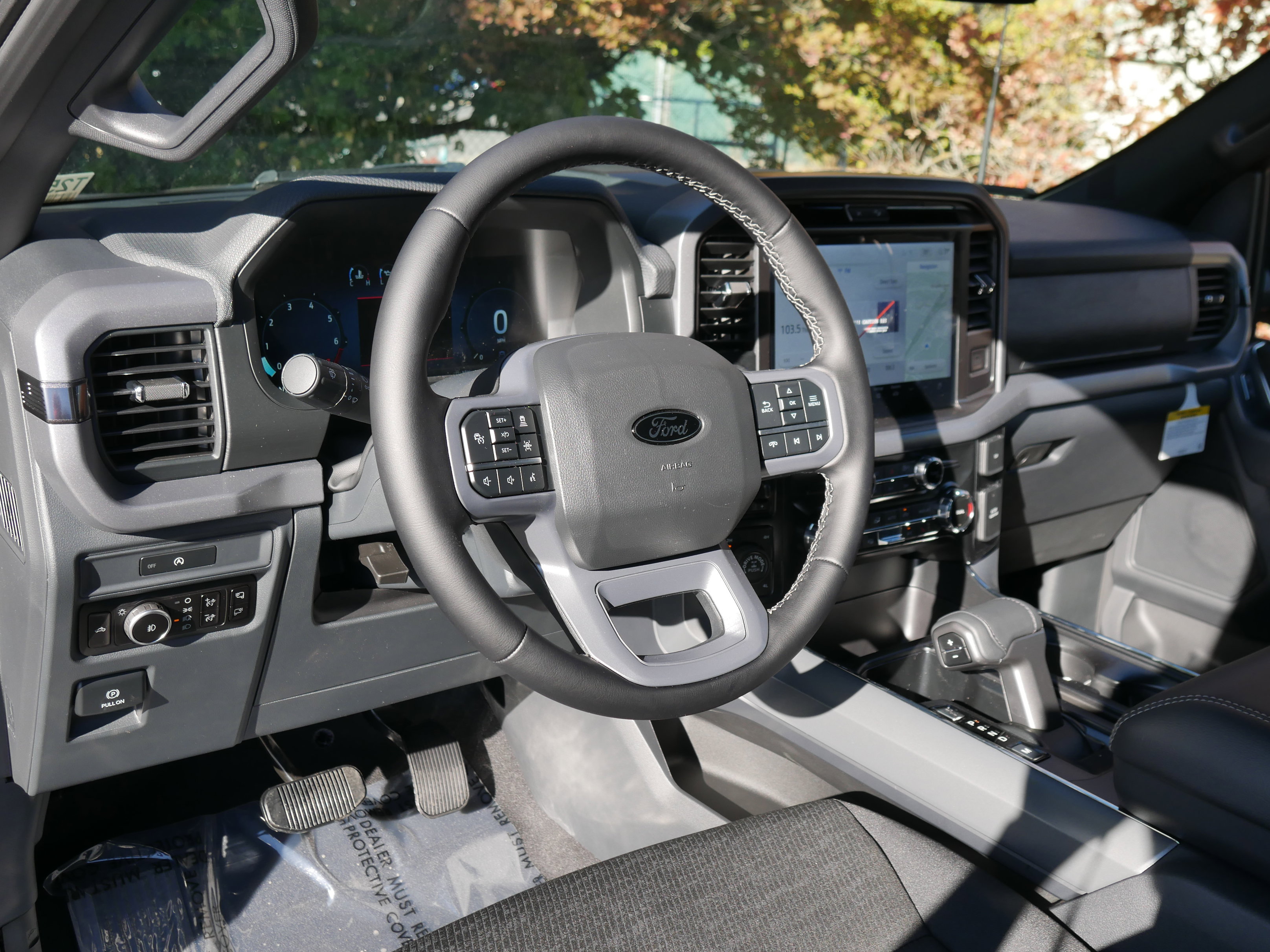 2025 Ford F-150 XLT photo 3