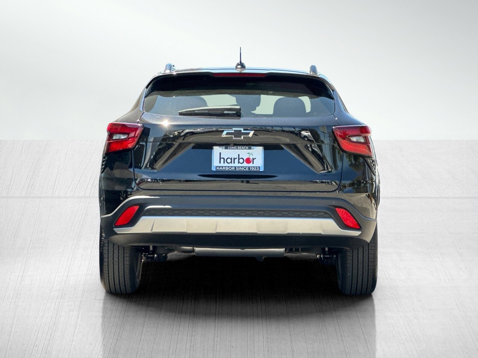 2025 Chevrolet Trax LT photo 3