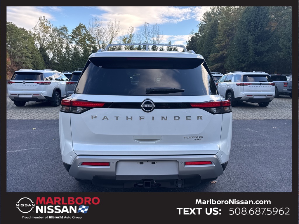 2025 Nissan Pathfinder Platinum photo 3