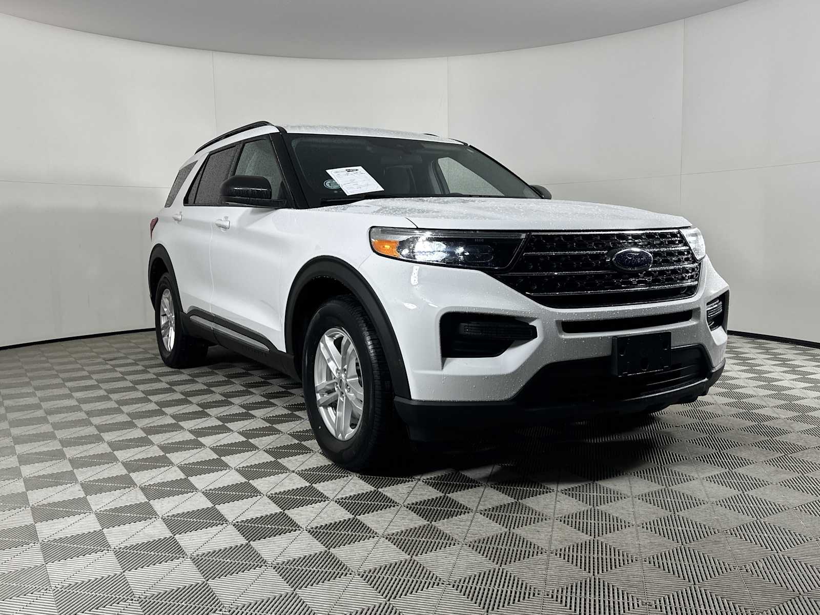 2021 Ford Explorer XLT's photo