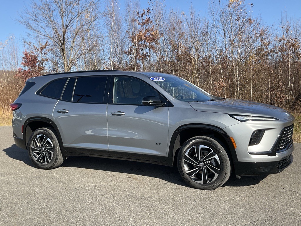 2025 Buick Enclave Sport Touring's photo