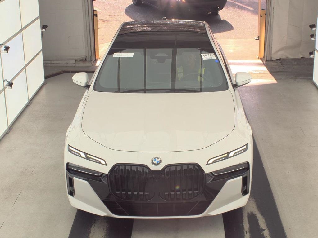 2023 BMW 7 Series 760i's photo