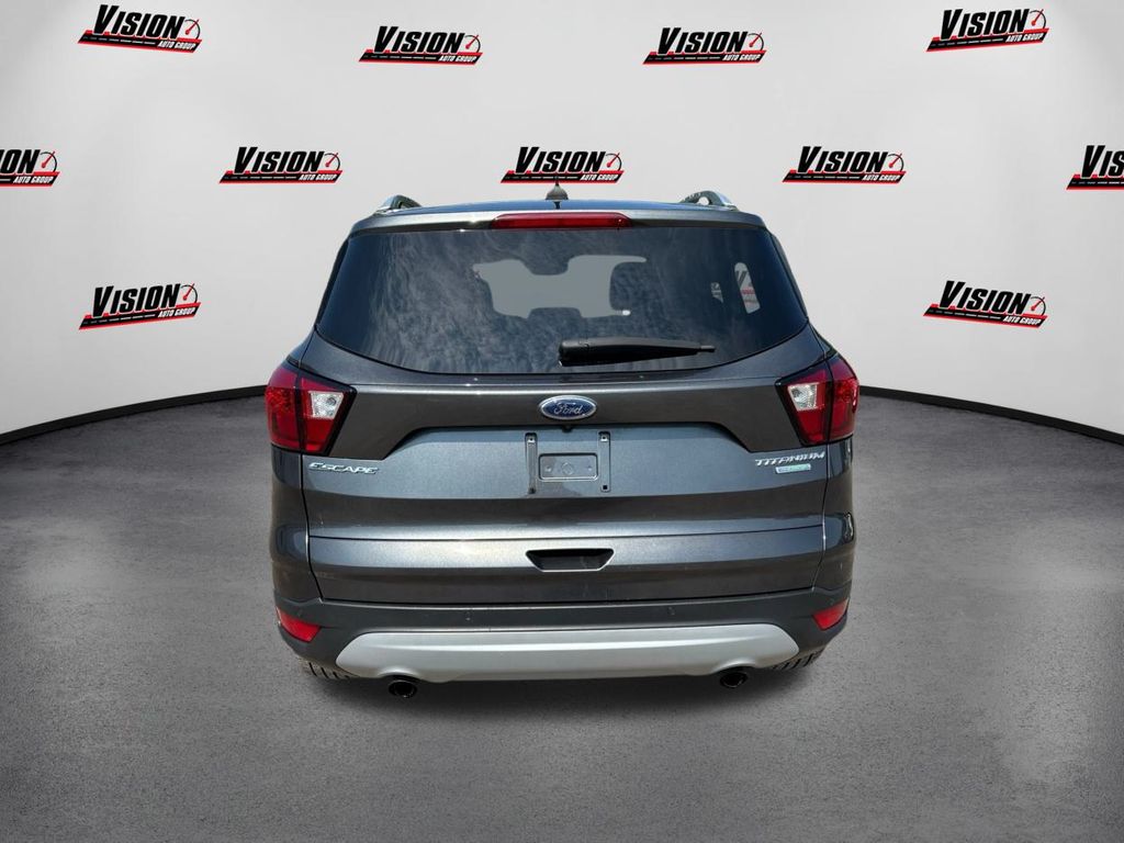 2019 Ford Escape Titanium photo 3
