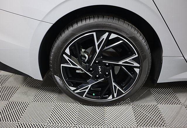 2025 Kia K5 GT-Line photo 10