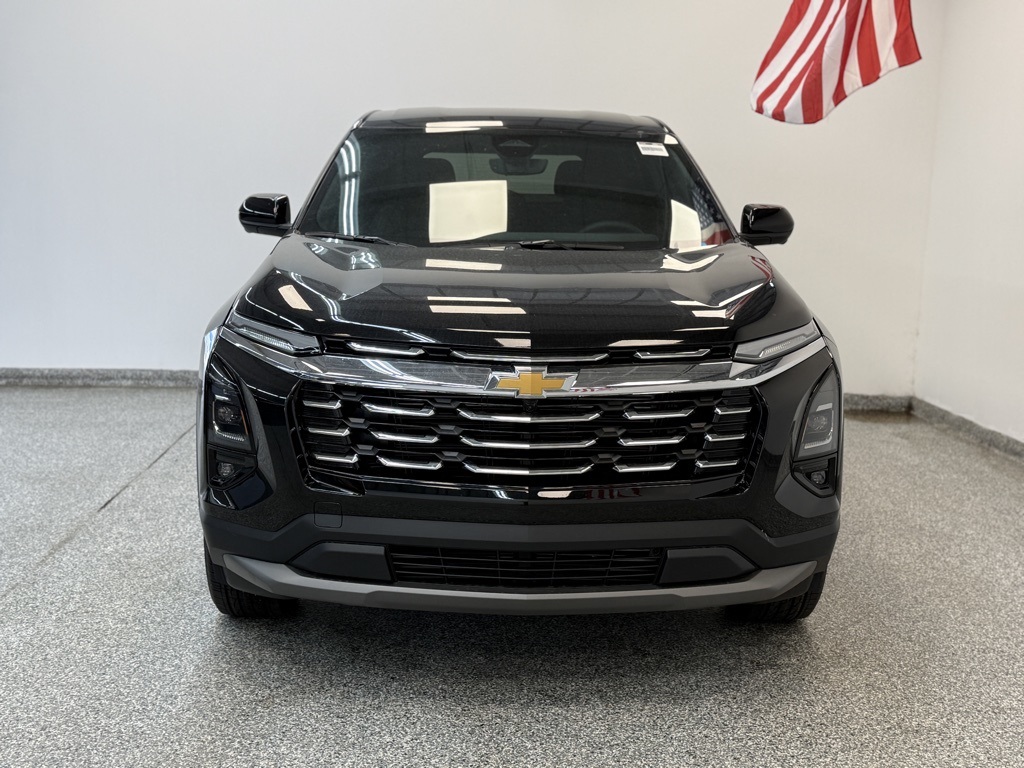 2026 Chevrolet Equinox LT photo 2