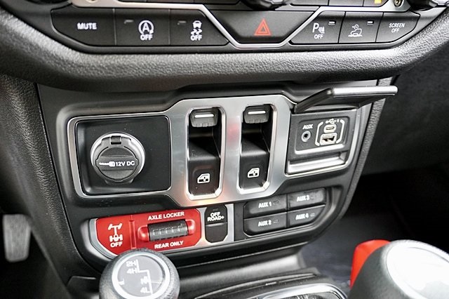 New 2025 Black Clear-Coat Exterior Paint Jeep Rubicon image 35