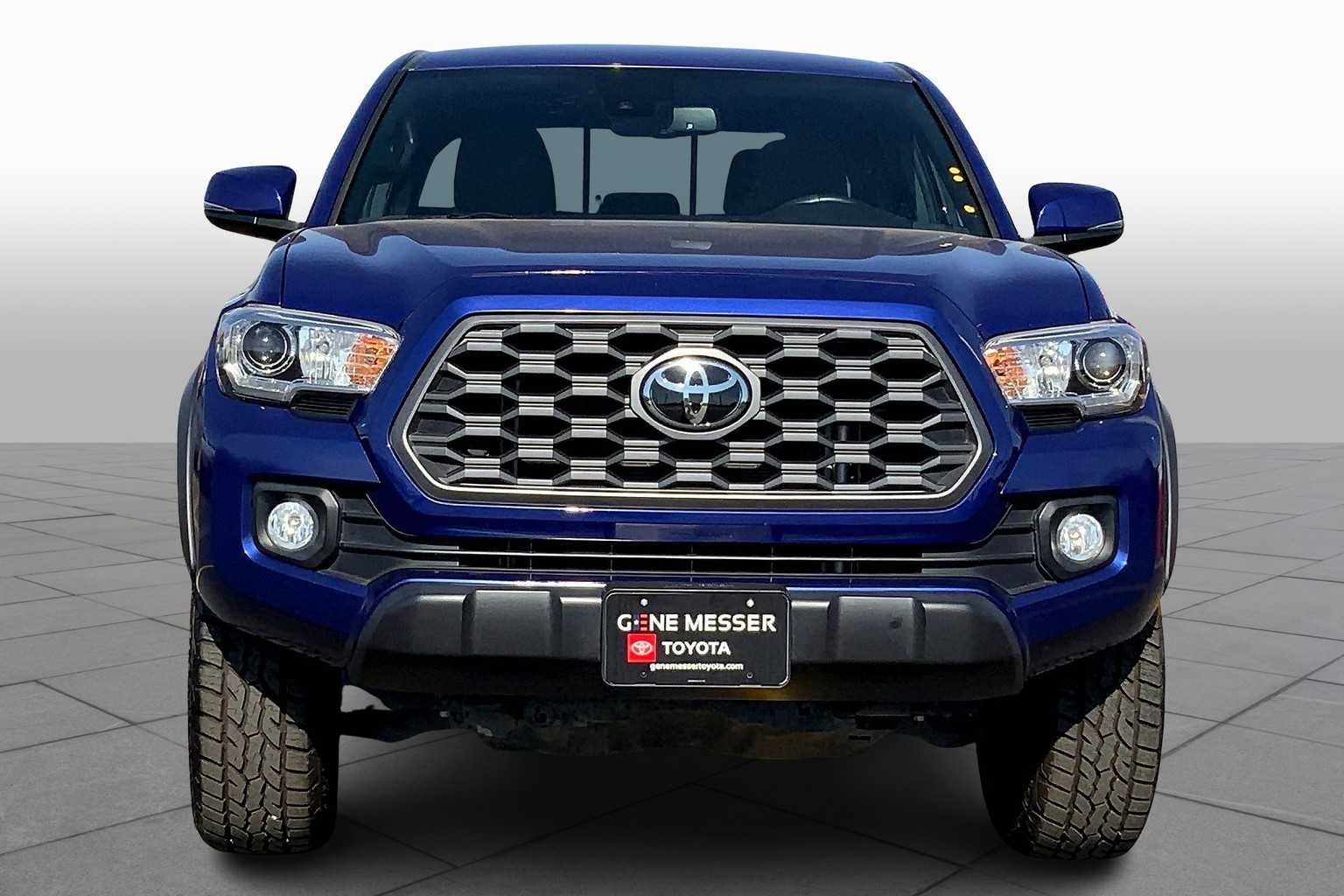 2023 Toyota Tacoma TRD Off-Road V6 photo 2