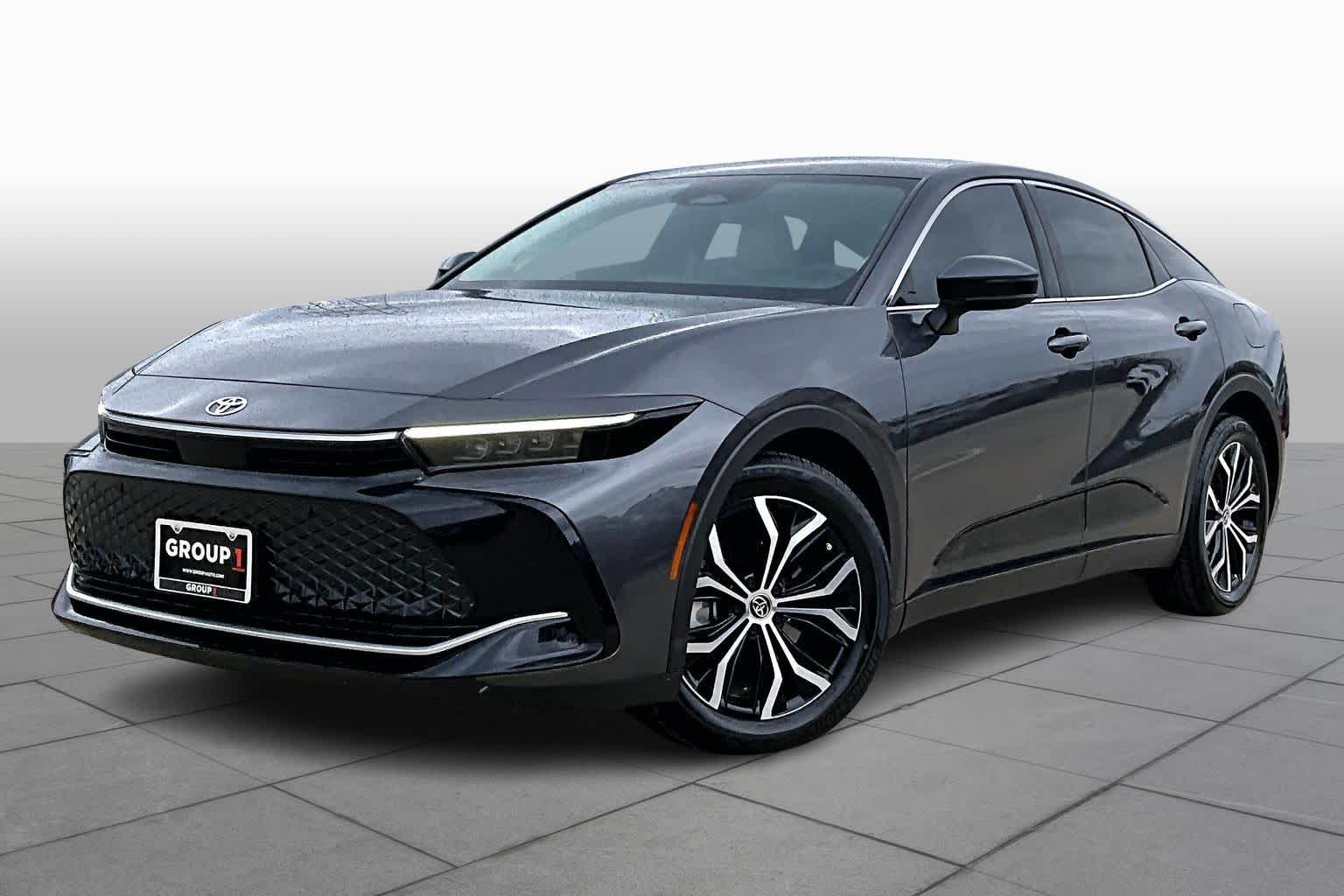 2023 Toyota Crown Limited's photo